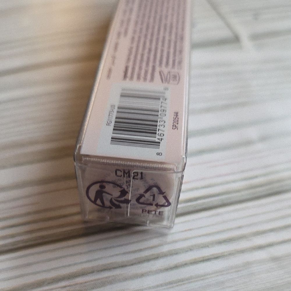 Tarte Shape Tape Radiant Concealer - 12B Fair Beige - Picture 6 of 6